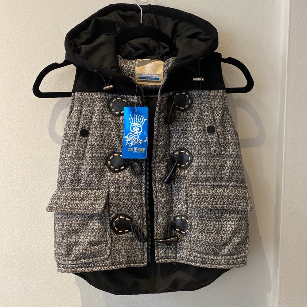 Xiao You Yu Big Boys Vest 4T NWT